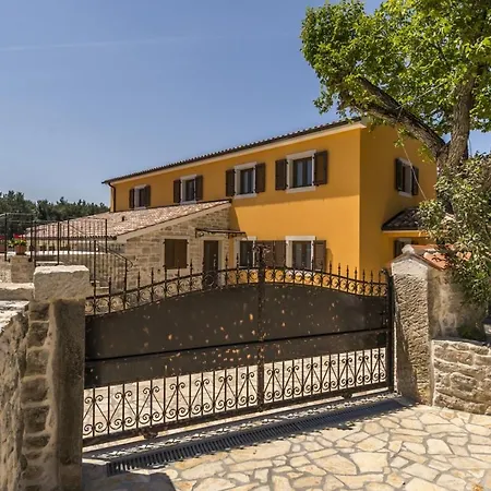 Spacious Four-bedroom Marija Klostar