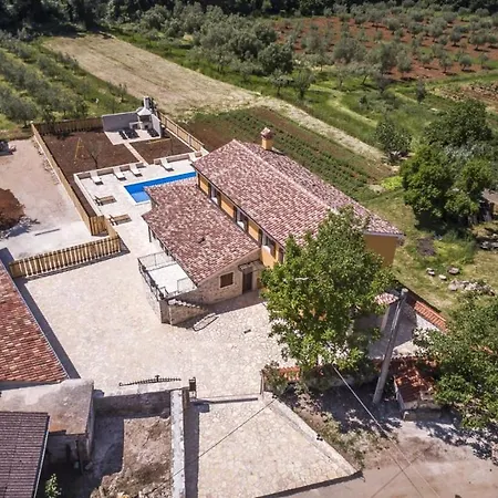 Villa Spacious Four-bedroom Marija Klostar