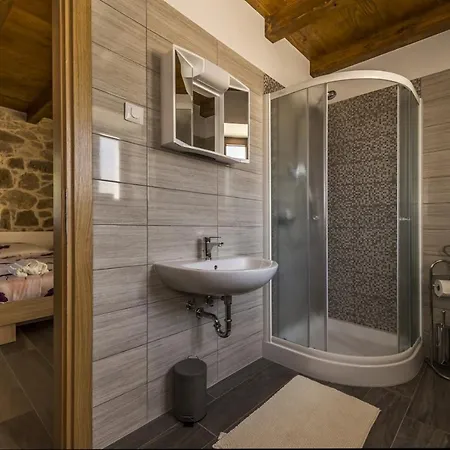Spacious Four-bedroom Marija וילה Klostar
