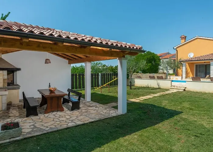 Spacious Four-bedroom Marija Vila