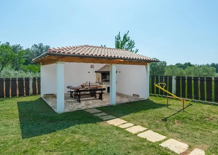 Vila Spacious Four-bedroom Marija *