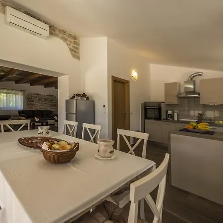 Spacious Four-bedroom Marija Klostar
