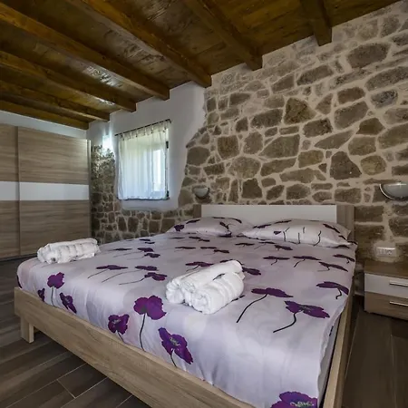 Spacious Four-bedroom Marija Villa Klostar