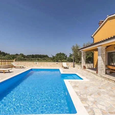 Spacious Four-bedroom Marija Klostar